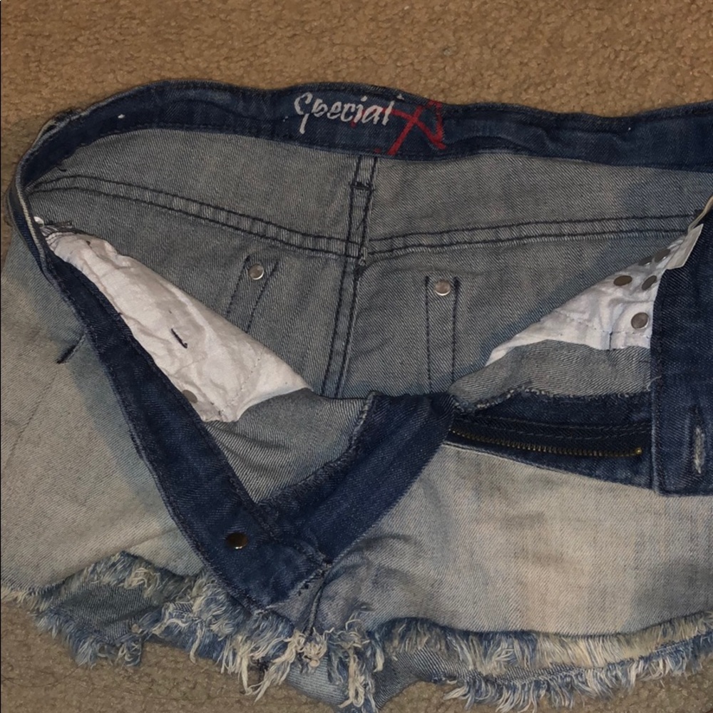 Jean Shorts - Picture 3 of 4